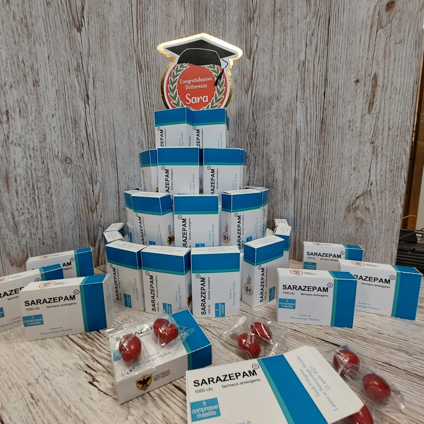 scatola bomboniera tipo farmaco (scrivi dopo l'ordine al 3382557002)