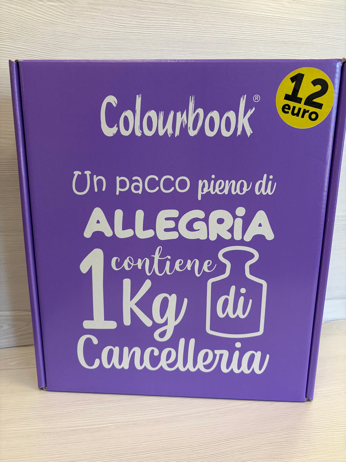 Colourbook box da 1 kg di cancelleria
