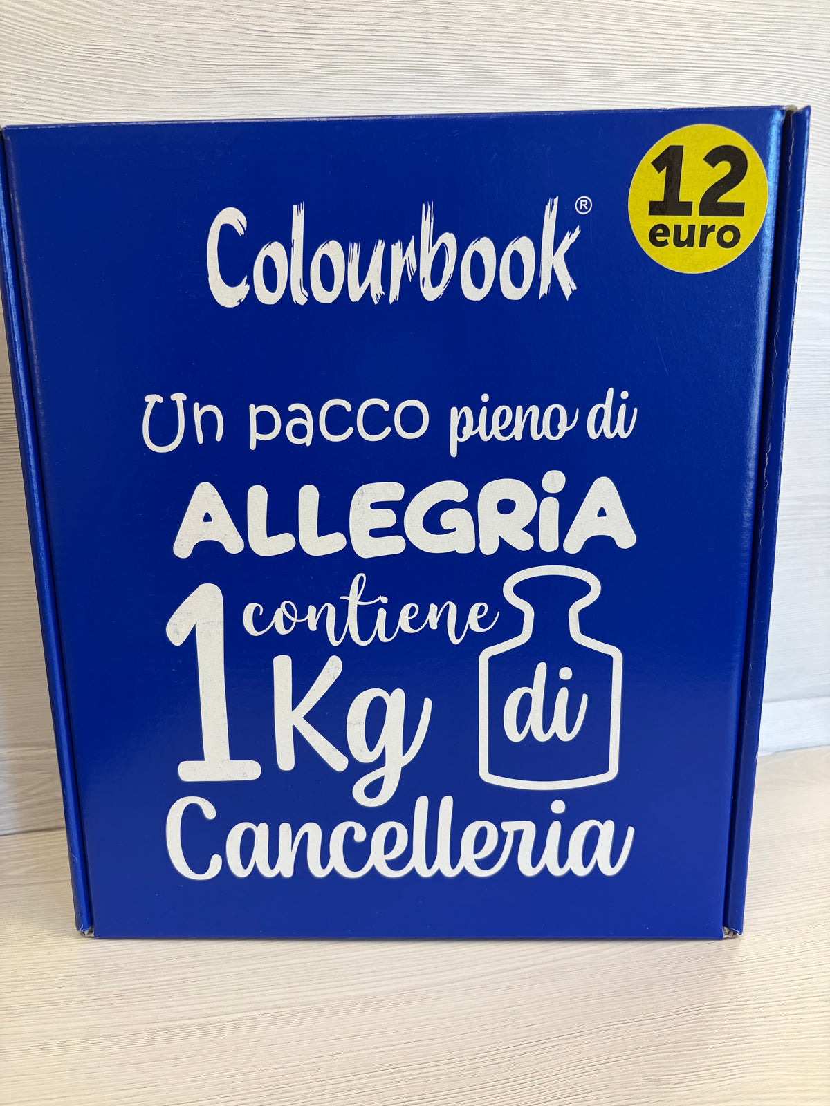 Colourbook box da 1 kg di cancelleria